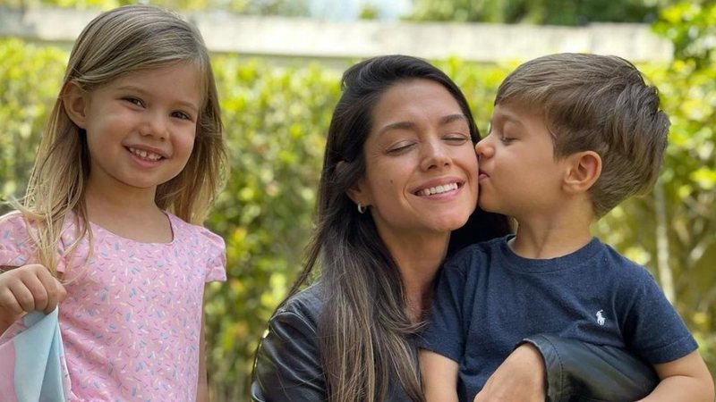 Thais Fersoza se diverte com os filhos no parquinho - Reprodução/Instagram