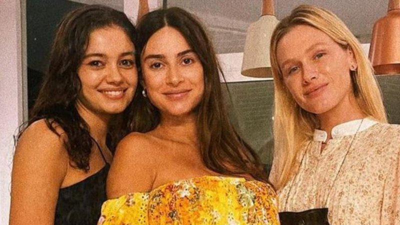 Atrizes Fiorella Mattheis e Sophie Charlotte visitam Thaila Ayala e o recém-nascido Francisco - Reprodução/Instagram