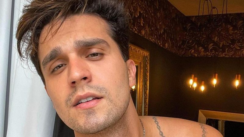 Luan Santana recebe certificados durante show no RJ - Reprodução/Instagram