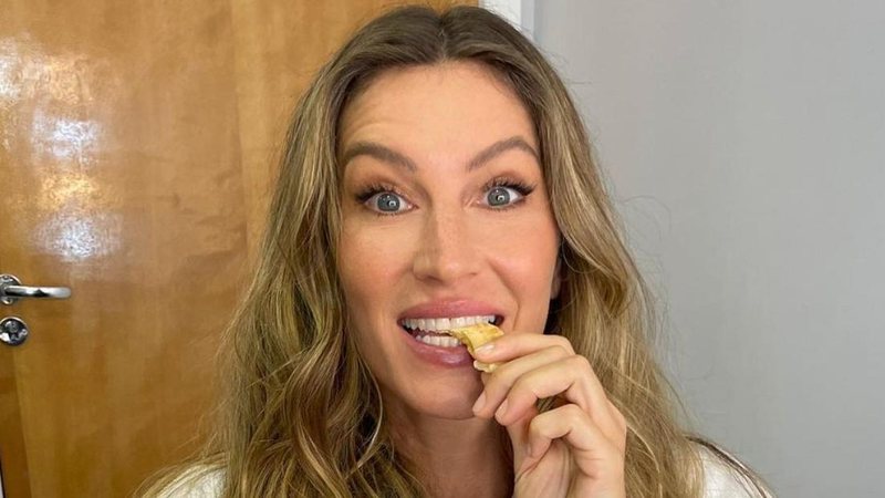 Modelo Gisele Bundchen surge comendo pão de queijo e faz revelação na web - Reprodução/Instagram