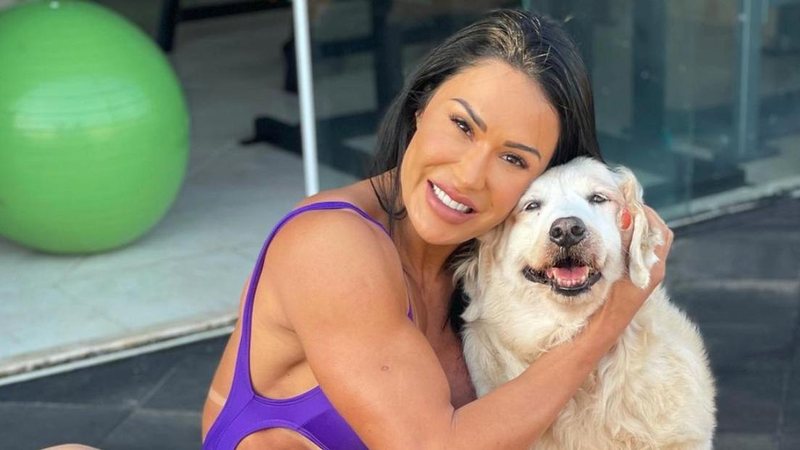 Gracyanne posta foto com cachorra que passou por cirurgia - Reprodução/Instagram