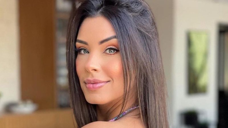 Ex-BBB Ivy Moraes exibe corpaço escultural em biquíni fio-dental - Foto/Instagram