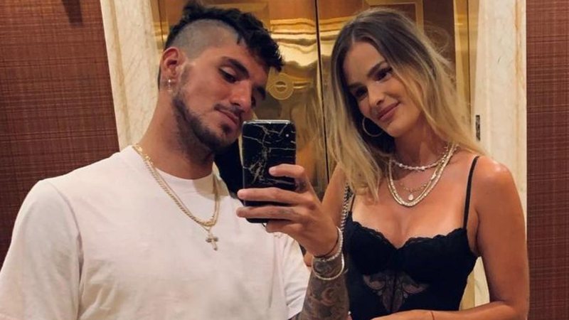 Yasmin Brunet se declara no aniversário de 28 anos de Medina - Reprodução/Instagram