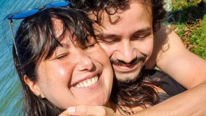 Mariana Xavier compartilha cliques românticos com o namorado em praia de Arraial do Cabo - Reprodução/Instagram