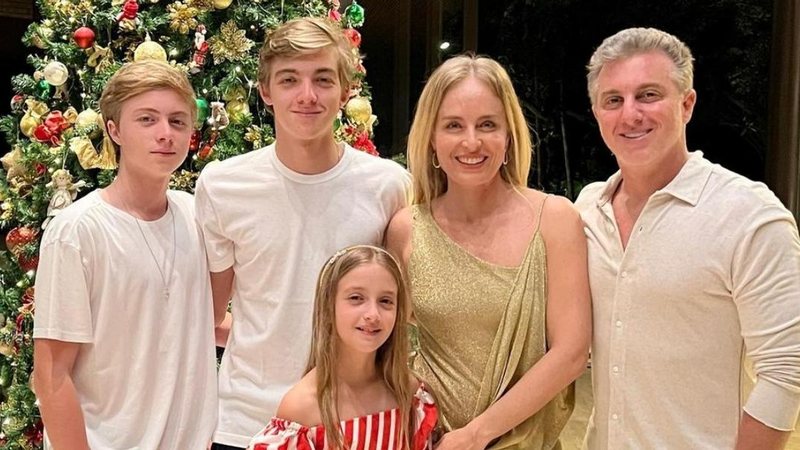 Angélica e Luciano Huck celebram o Natal em família - Foto/Instagram