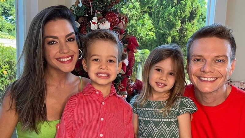 Thais Fersoza e Michel Teló cantam com os filhos - Reprodução/Instagram