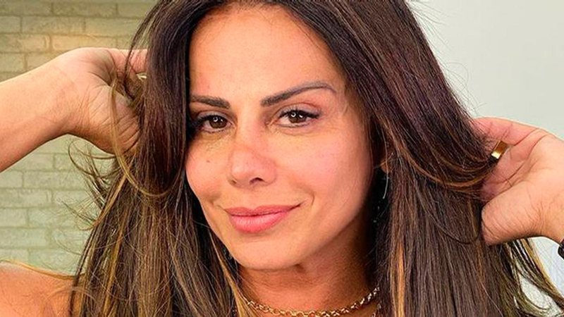 Aos 46 anos, Viviane Araújo arrasa com biquíni - Divulgação/Instagram