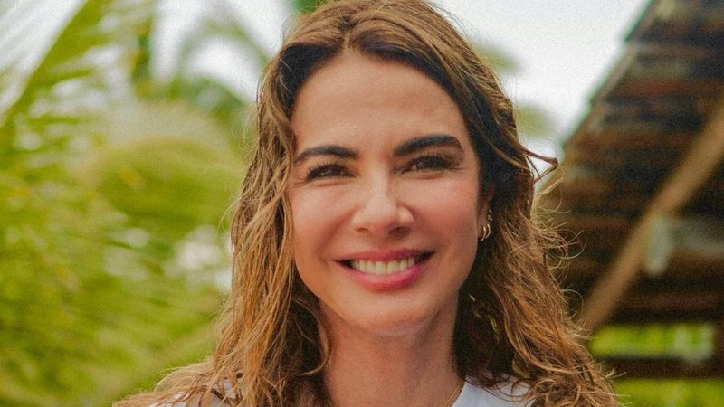 Luciana Gimenez esbanja corpão ao surgir de biquíni - Reprodução/Instagram