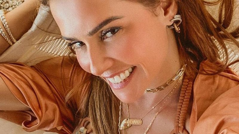 Deborah Secco mostra rebolado ao som de 'Malvadão 3' - Reprodução/Instagram