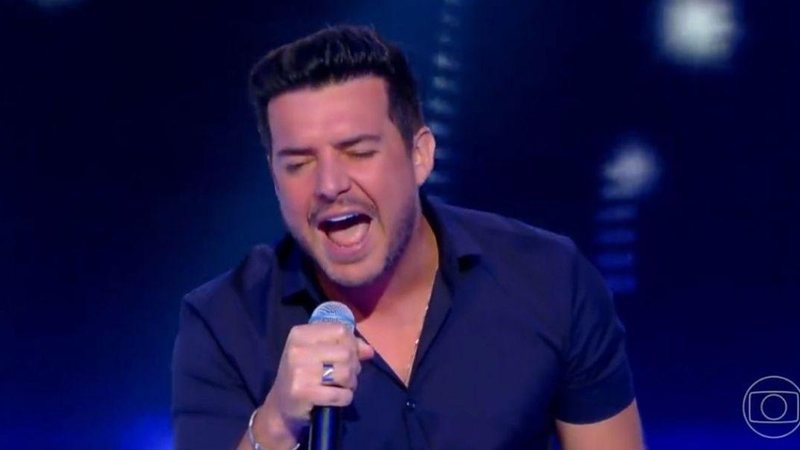 Belutti surpreende ao cantar Bon Jovi no Caldeirão - Foto: Reprodução / Globo