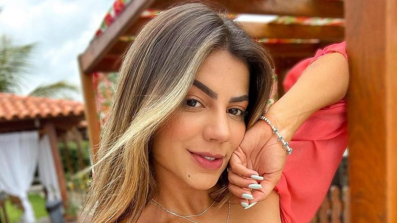 Hariany Almeida esbanja corpão ao posar com maiô decotado - Reprodução/Instagram