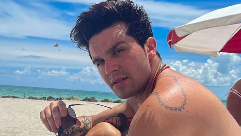 Luan Santana curte dia na praia - Foto: Reprodução / Instagram