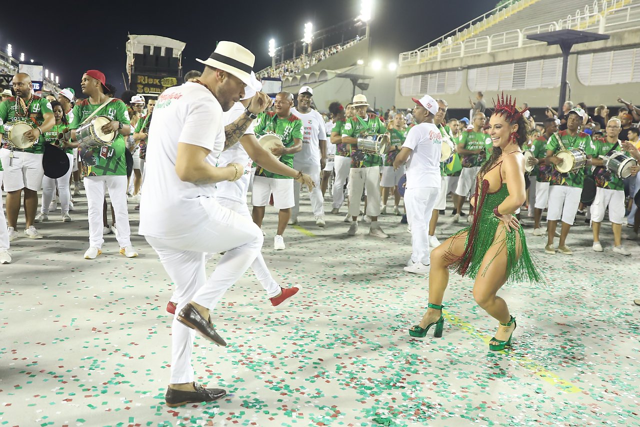 Paolla Oliveira e Diogo Nogueira em ensaio da Grande Rio