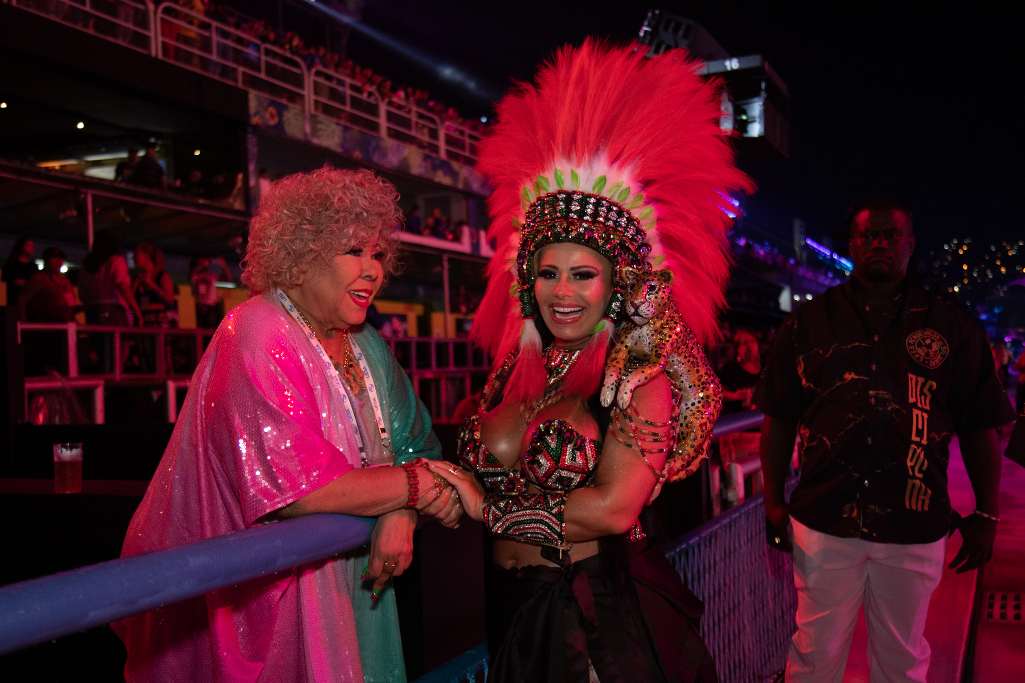 Viviane Araujo e Alcione se encontram