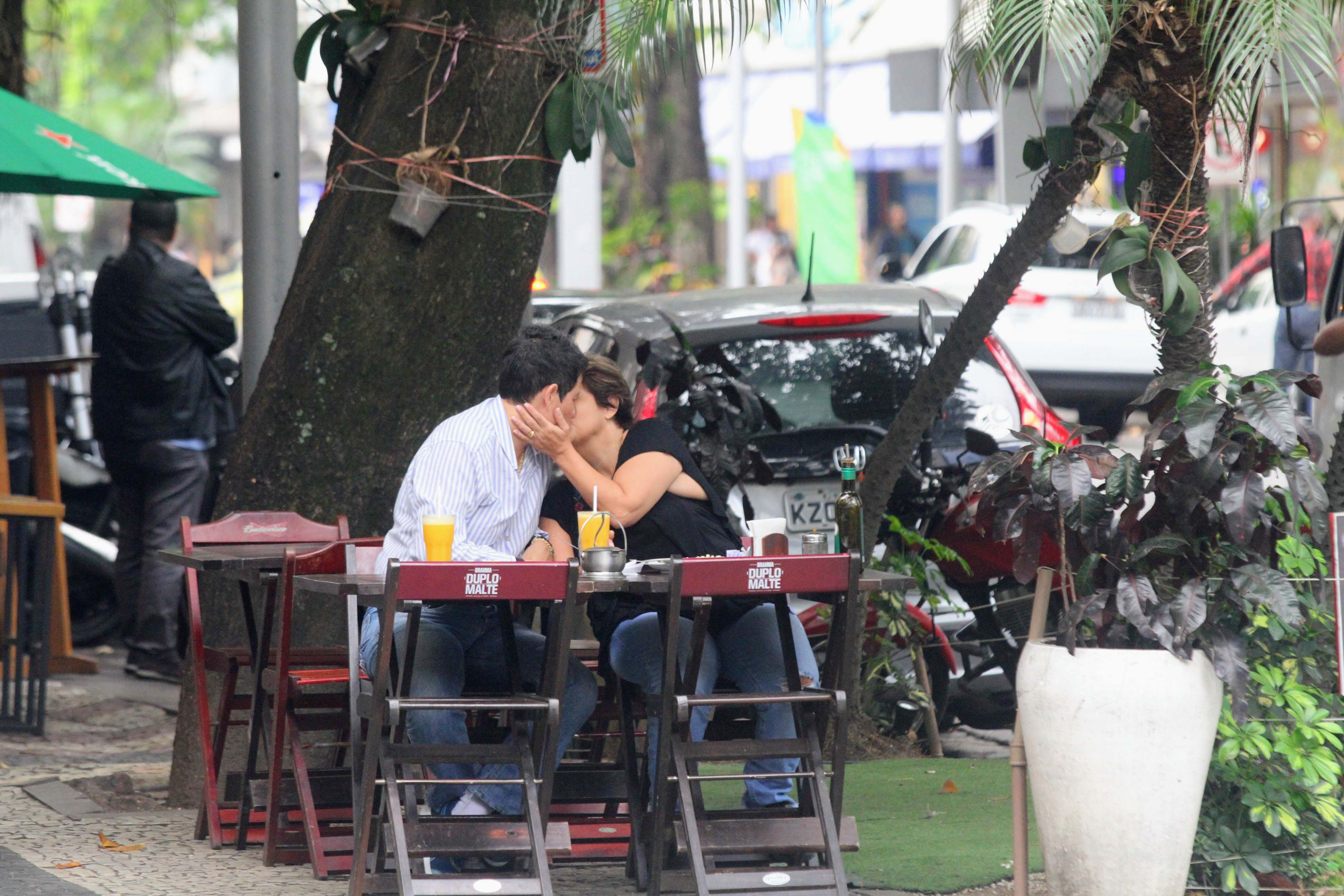 Adriane Bonato e Claudia Rodrigues curtem passeio 