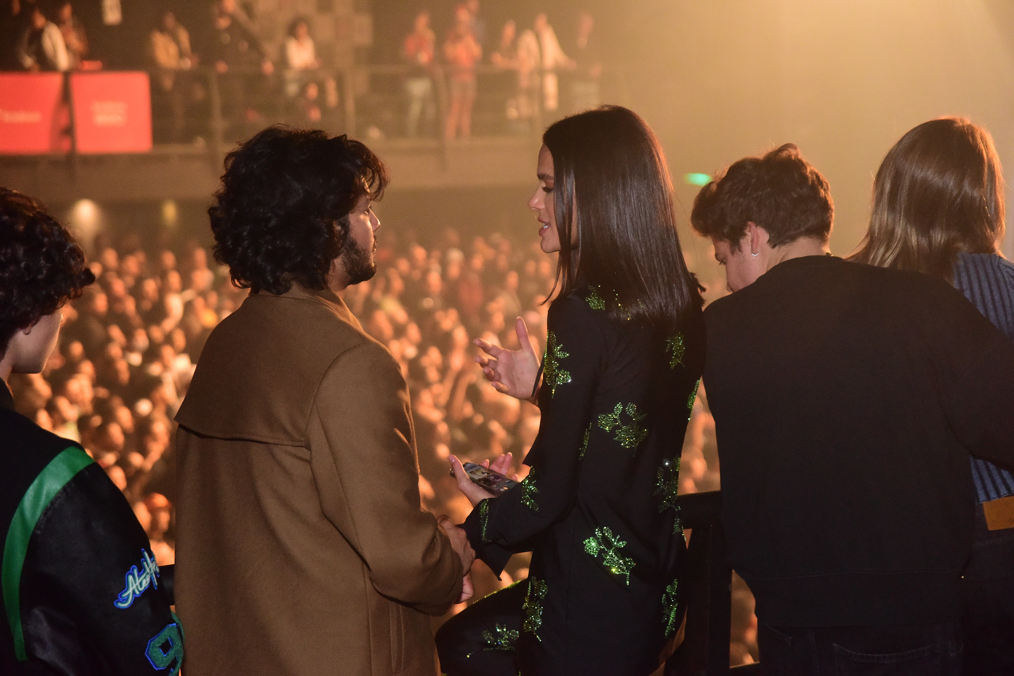 Bruna Marquezine e Xolo Maridueña no show de Priscilla Alcantara