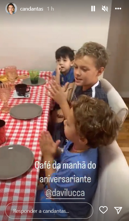 Carol Dantas mostra café da manhã para o filho Davi Lucca