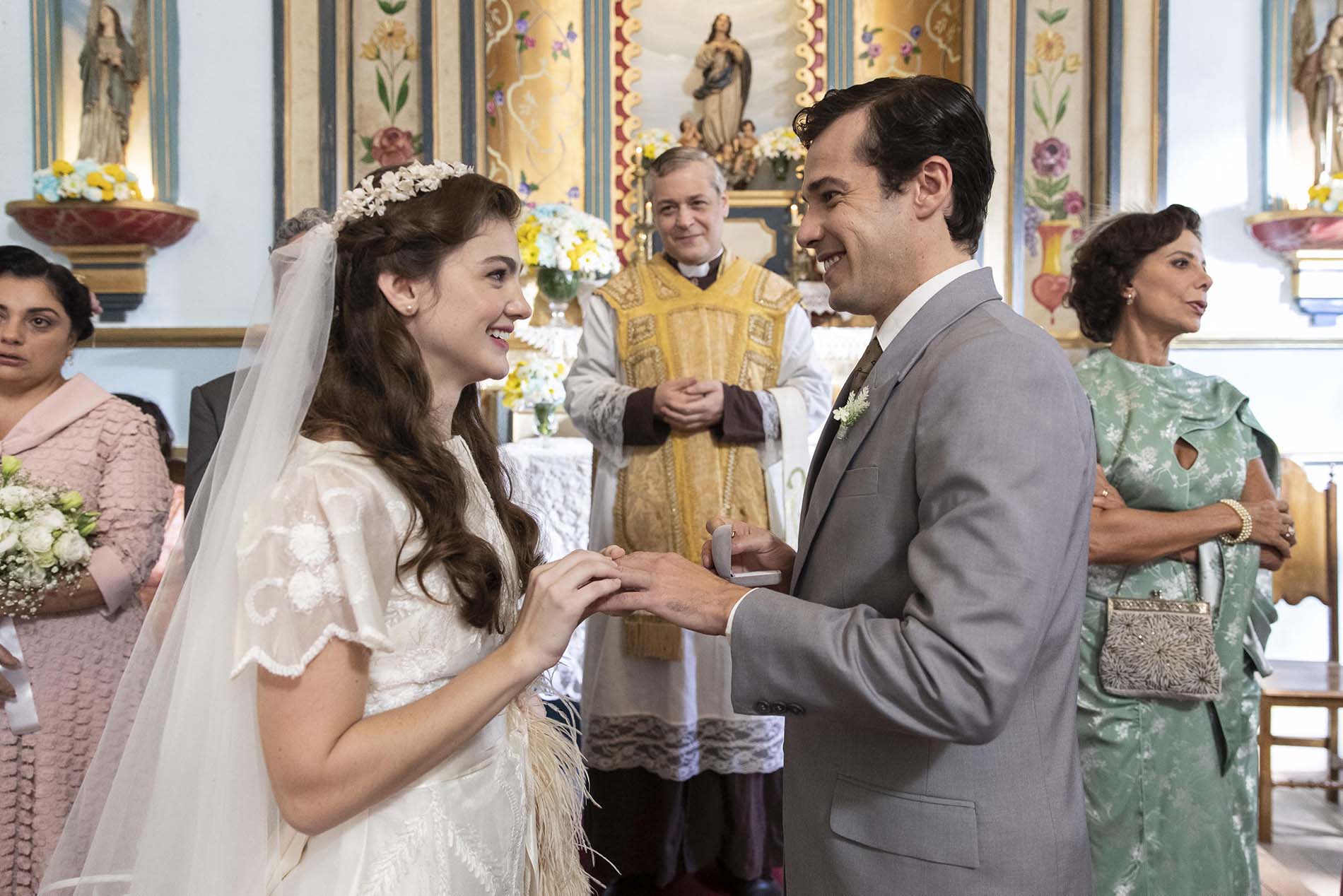 Casamento de Olívia (Debora Ozório) e Tenório (Jayme Matarazzo) na novela Além da Ilusão