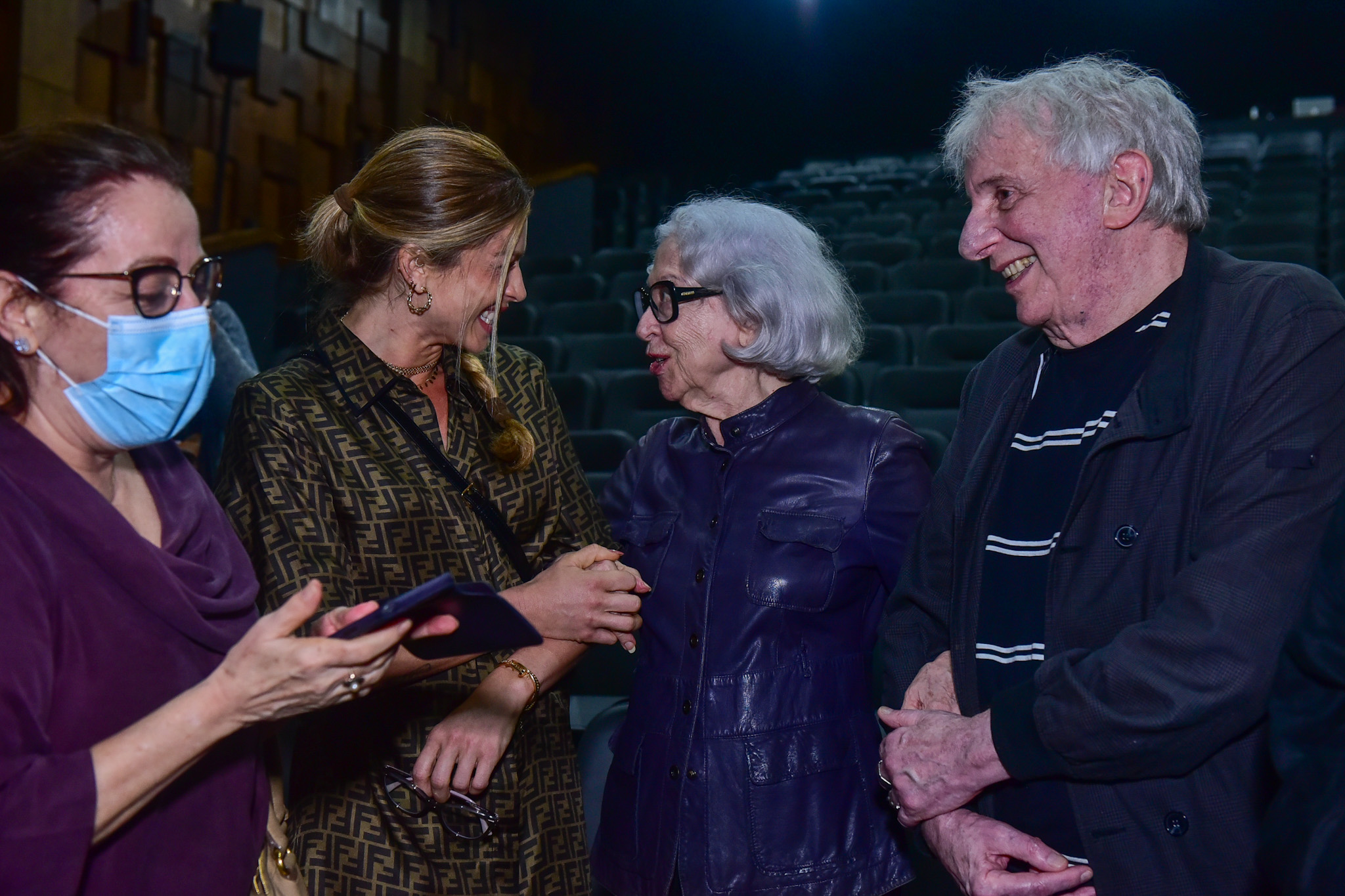 Famosos vão à peça de Fernanda Montenegro no Rio