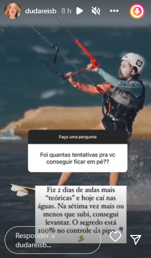 Duda Reis faz kitesurf