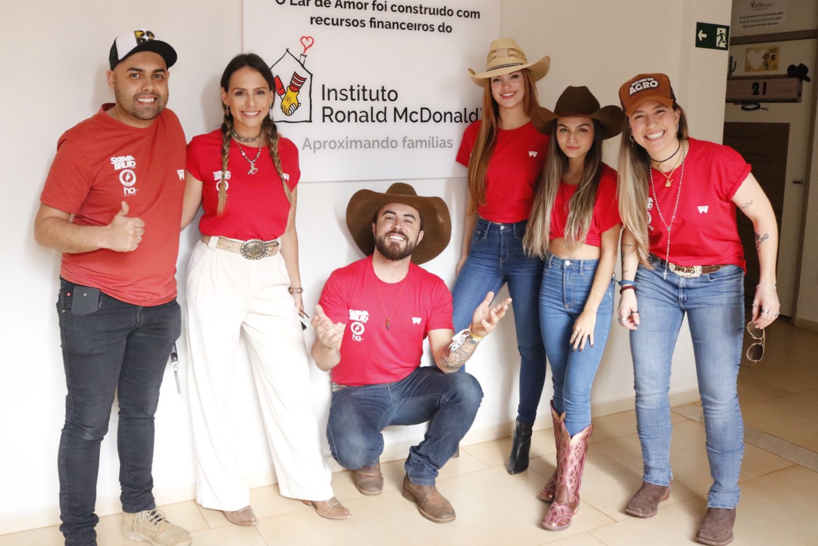 Gui Pereira, Aline Lima, Marcos Cirillo, Bruna Altieri, Lara Longuine e Bruna Viola