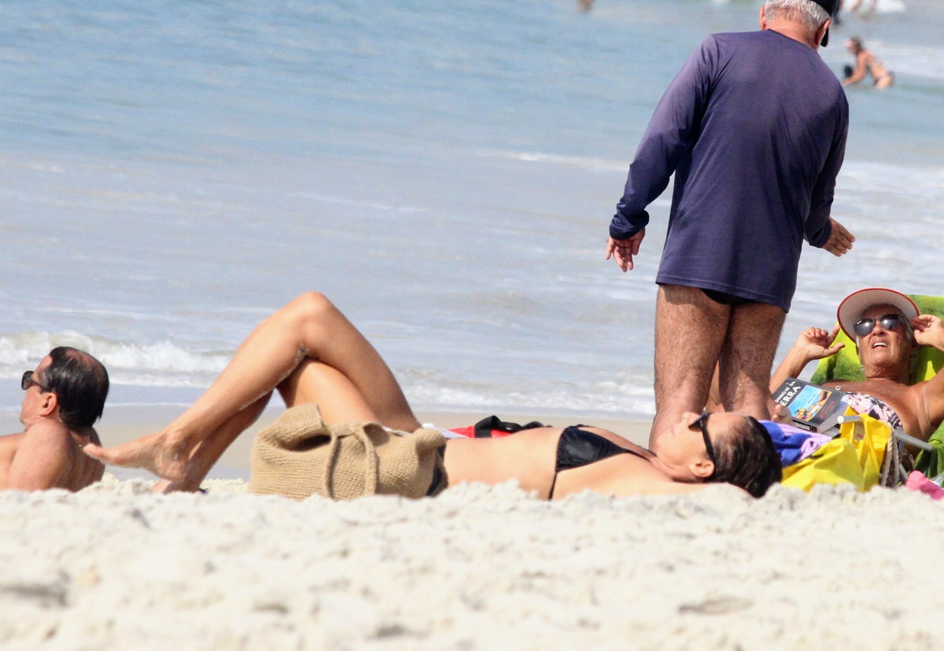 Andréa Beltrão em praia carioca