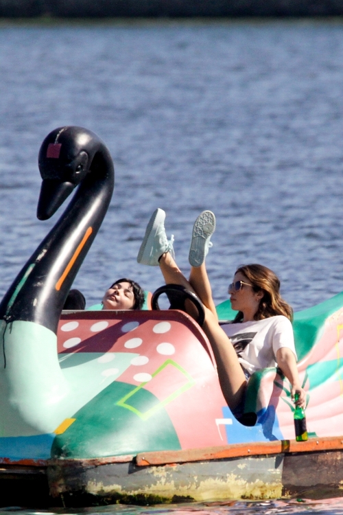 apareceu gravando em um pedalinho na Lagoa Rodrigo de Freitas