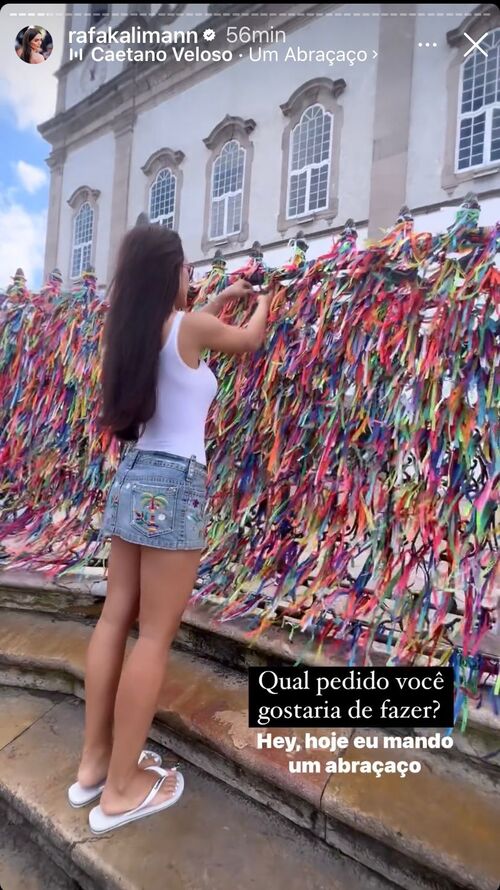 a ex-BBB fez um pedido na Igreja Nosso Senhor do Bonfim