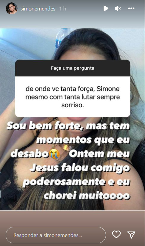 Simone responde perguntas dos fãs