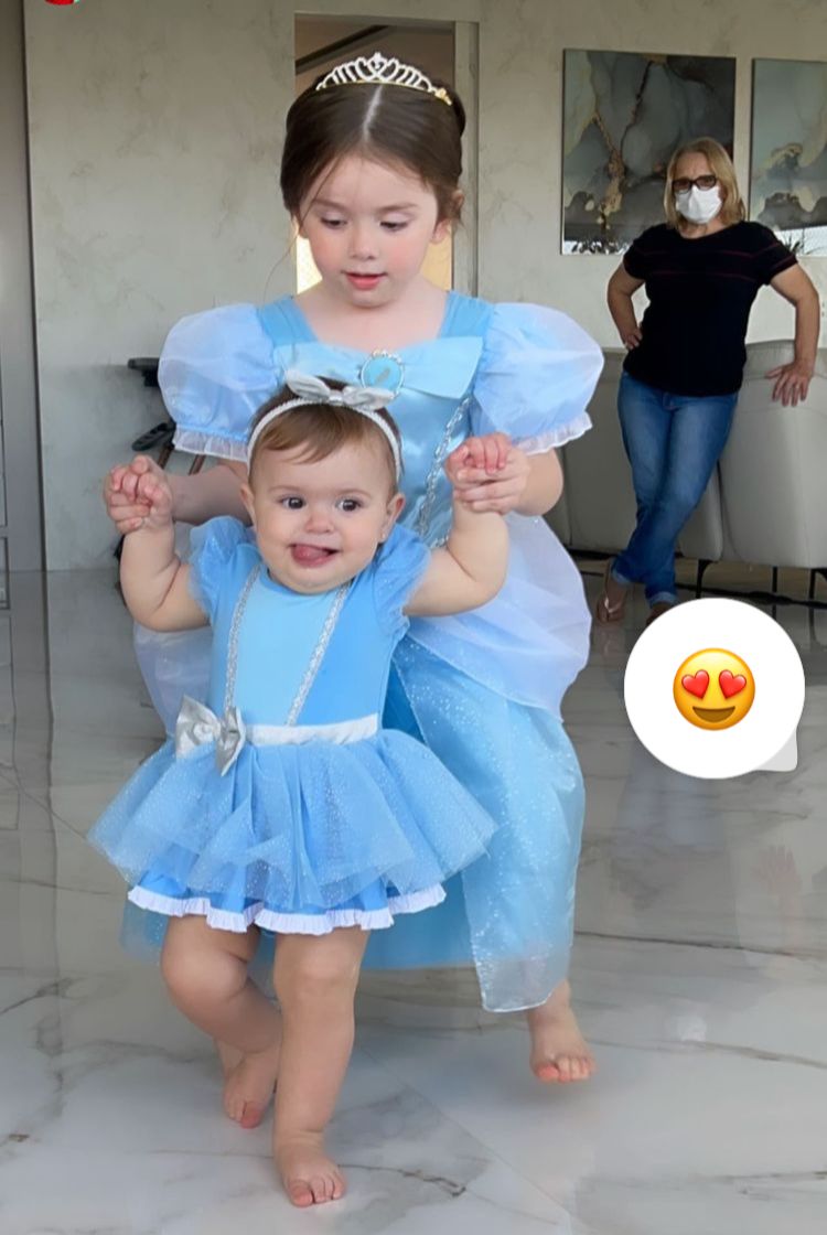 Thaeme Mariôto celebra último mêsversário da filha caçula, Ivy, com festa temática