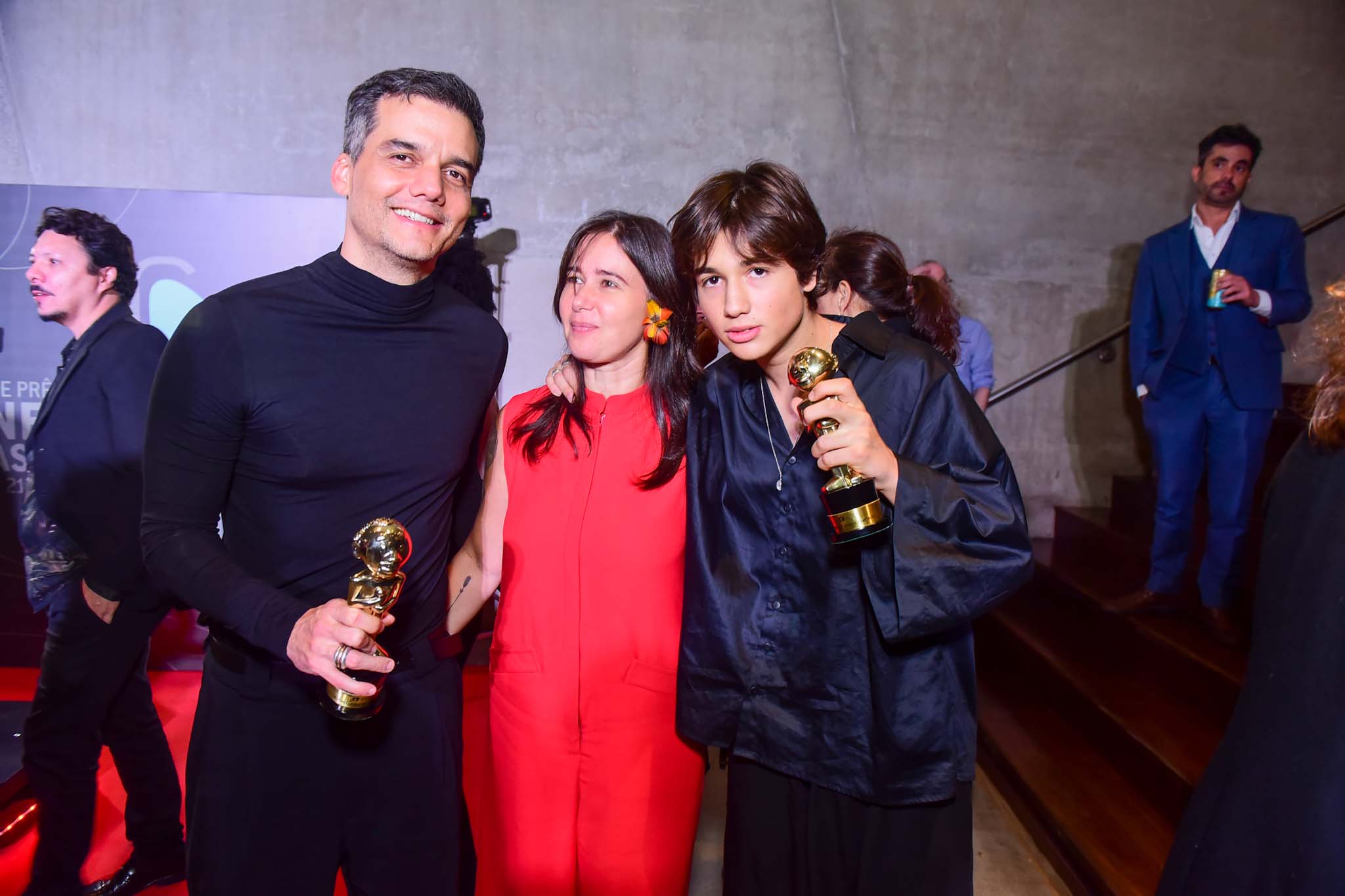 Wagner Moura com a esposa e o filho mais velho