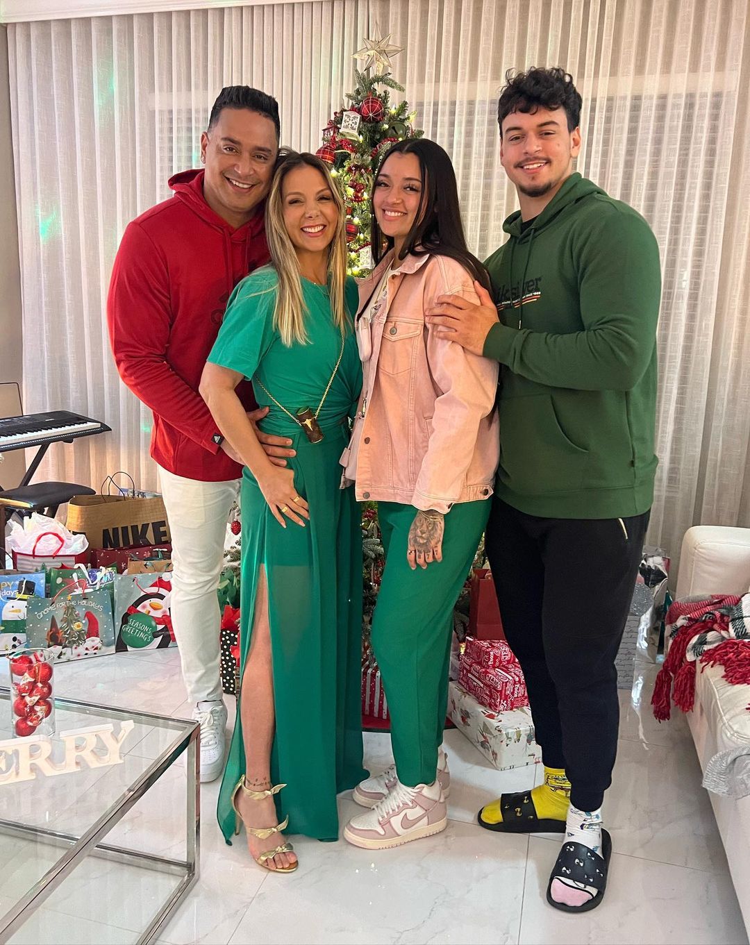 Carla Perez e Xanddy com os filhos - Foto: Reprodução / Instagram