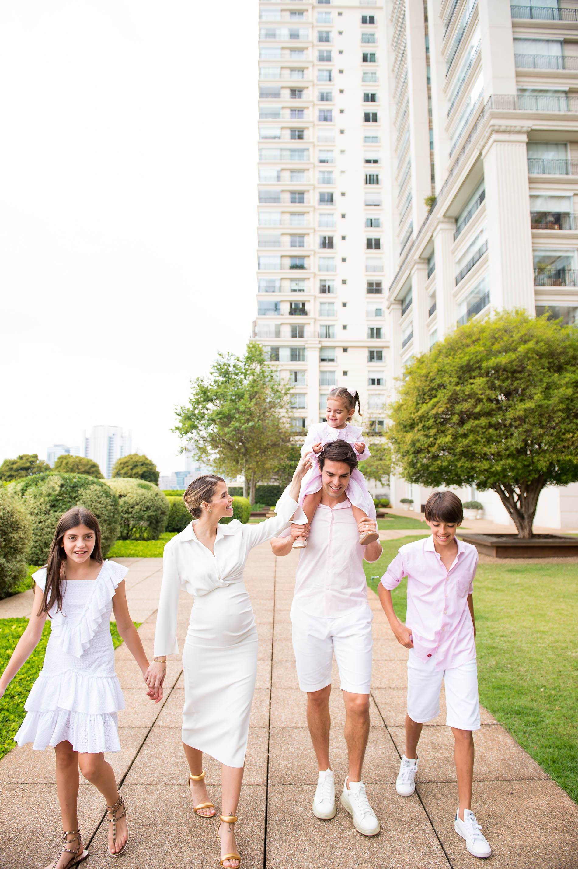 Luca, Kaká, Carol Dias, Esther e Isabella em entrevista na Revista CARAS