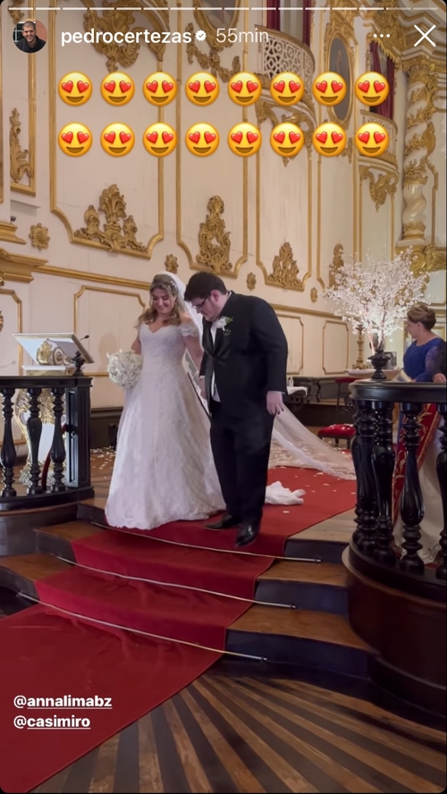 Casimiro Miguel se casou com Anna Beatriz no Rio de Janeiro. O evento que contou com a presença de amigos e família aconteceu na Igreja Nossa Senhora do Carmo. 