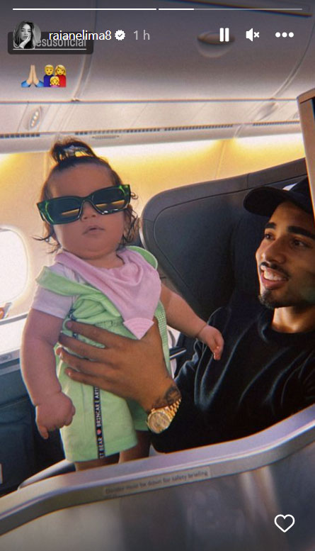 Gabriel Jesus com a filha