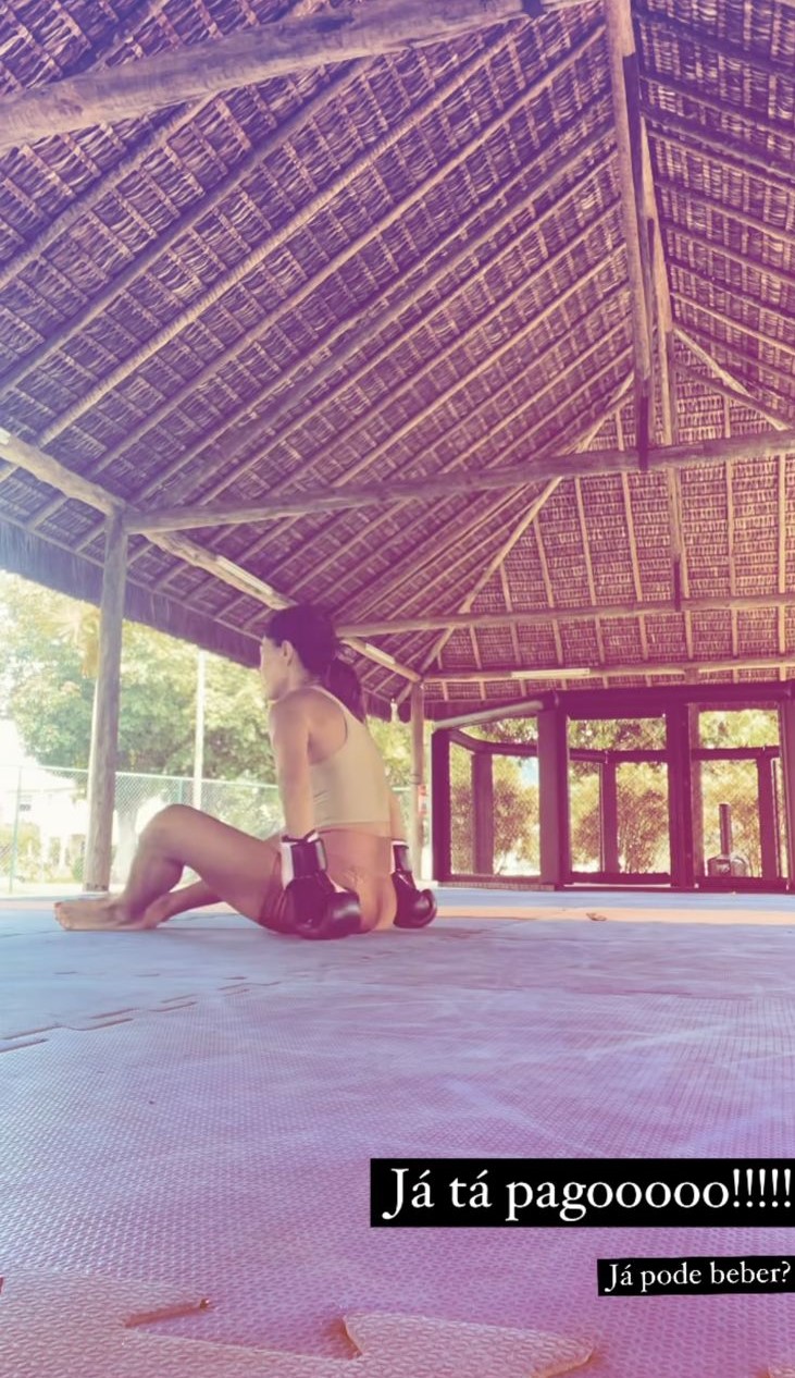 Juliana Paes arrasa em treino de boxe