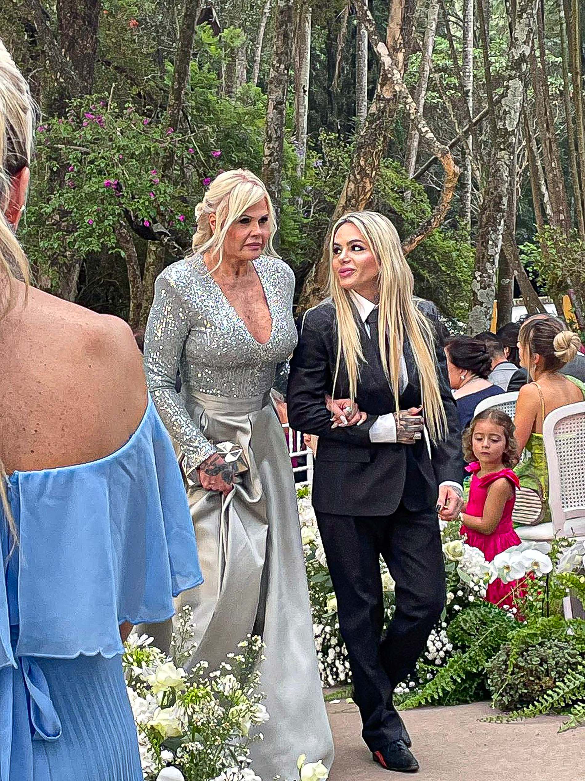 Monique Evans no casamento da filha, Bárbara Evans