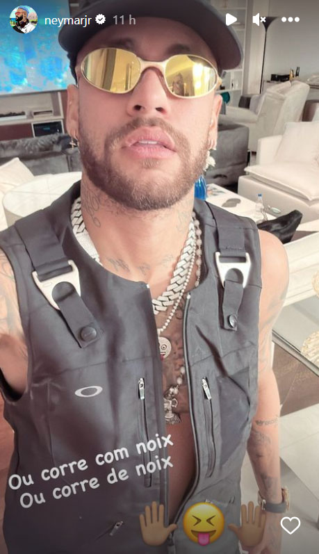 Neymar Jr com look preto