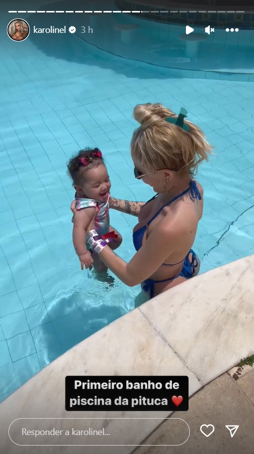 Karoline Lima aproveita piscina com filha - Créditos: Reprodução / Instagram