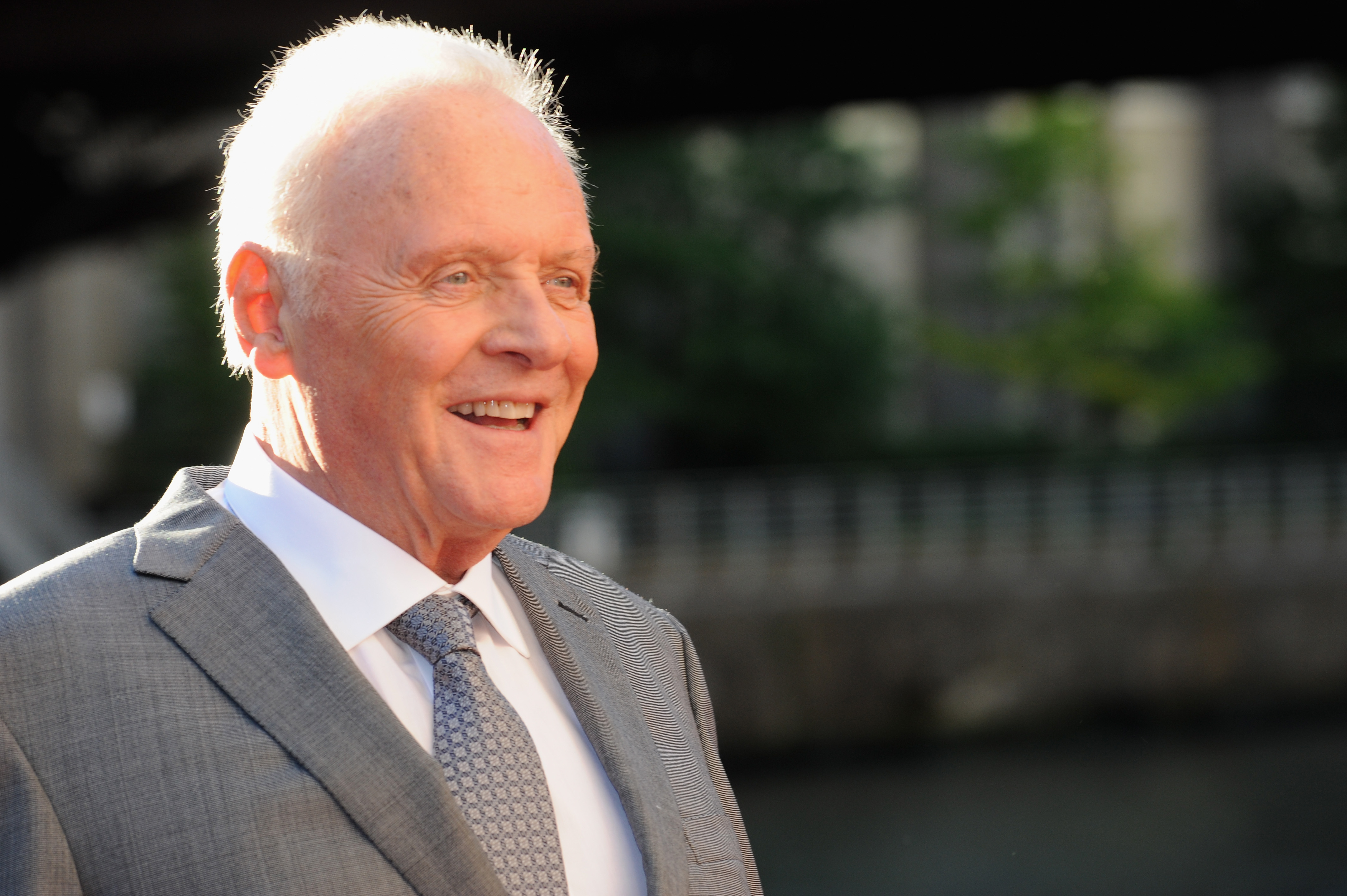 Anthony Hopkins também já recebeu uma condecoração britânica. 