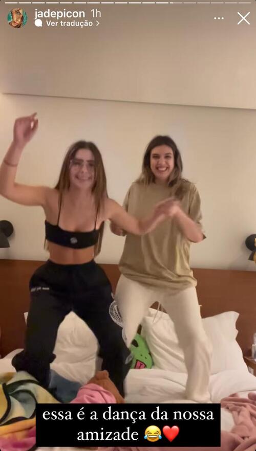 A ex BBB se diverrtiu tentando fazer dancinha do TikTok