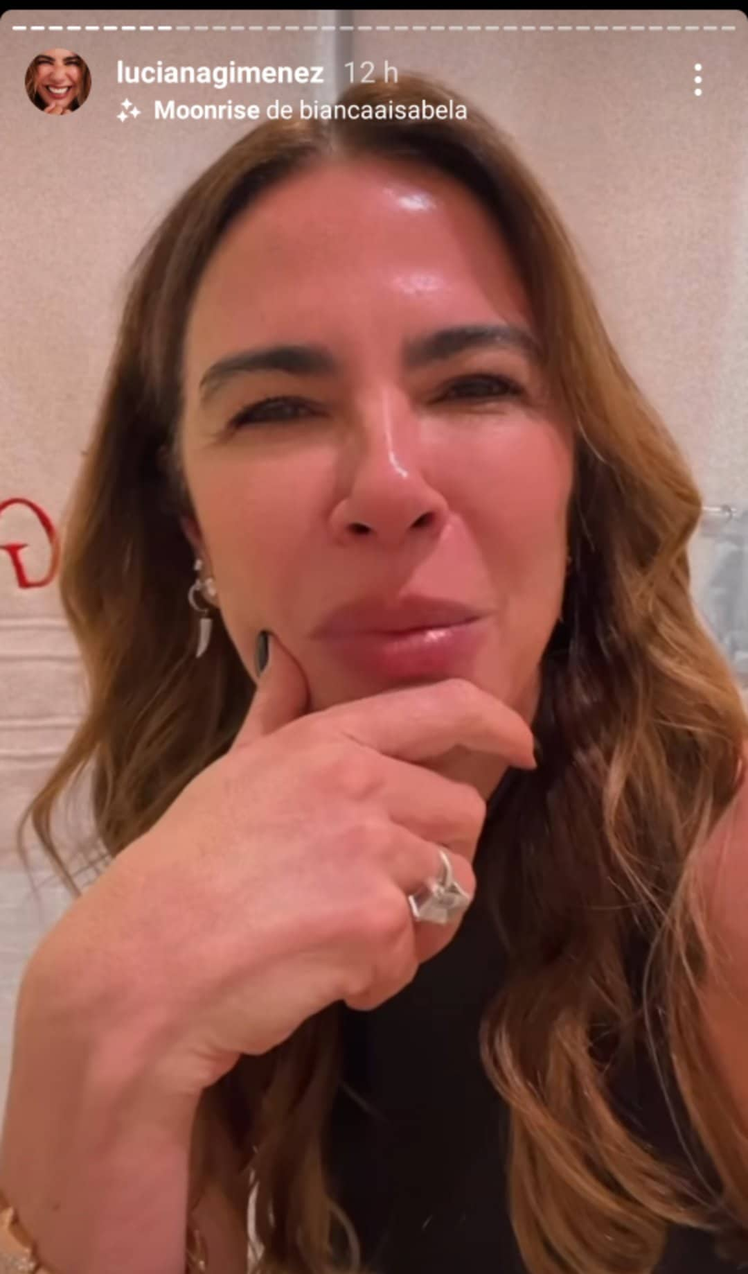 Luciana Gimenez chora muito