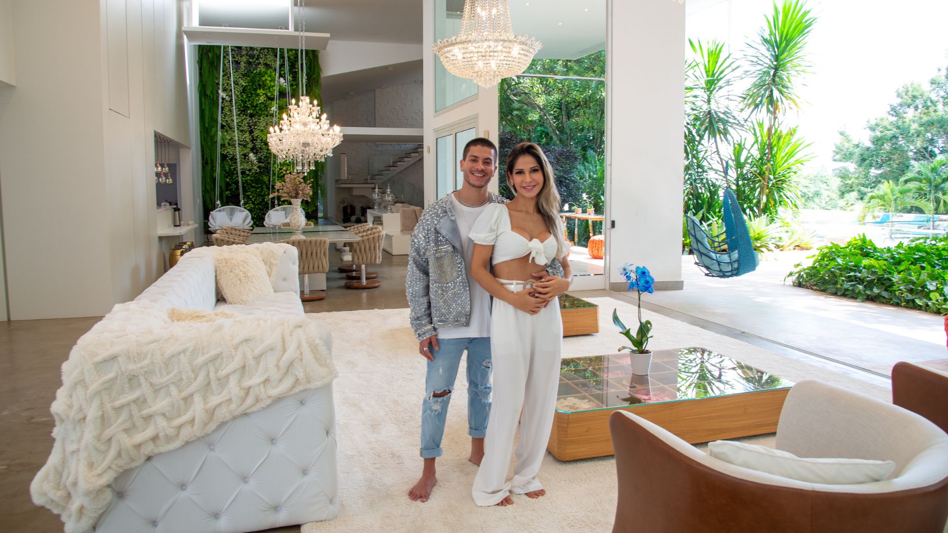 Arthur Aguiar e Maíra Cardi em casa | Fotos: Rogério Pallatta/CARAS