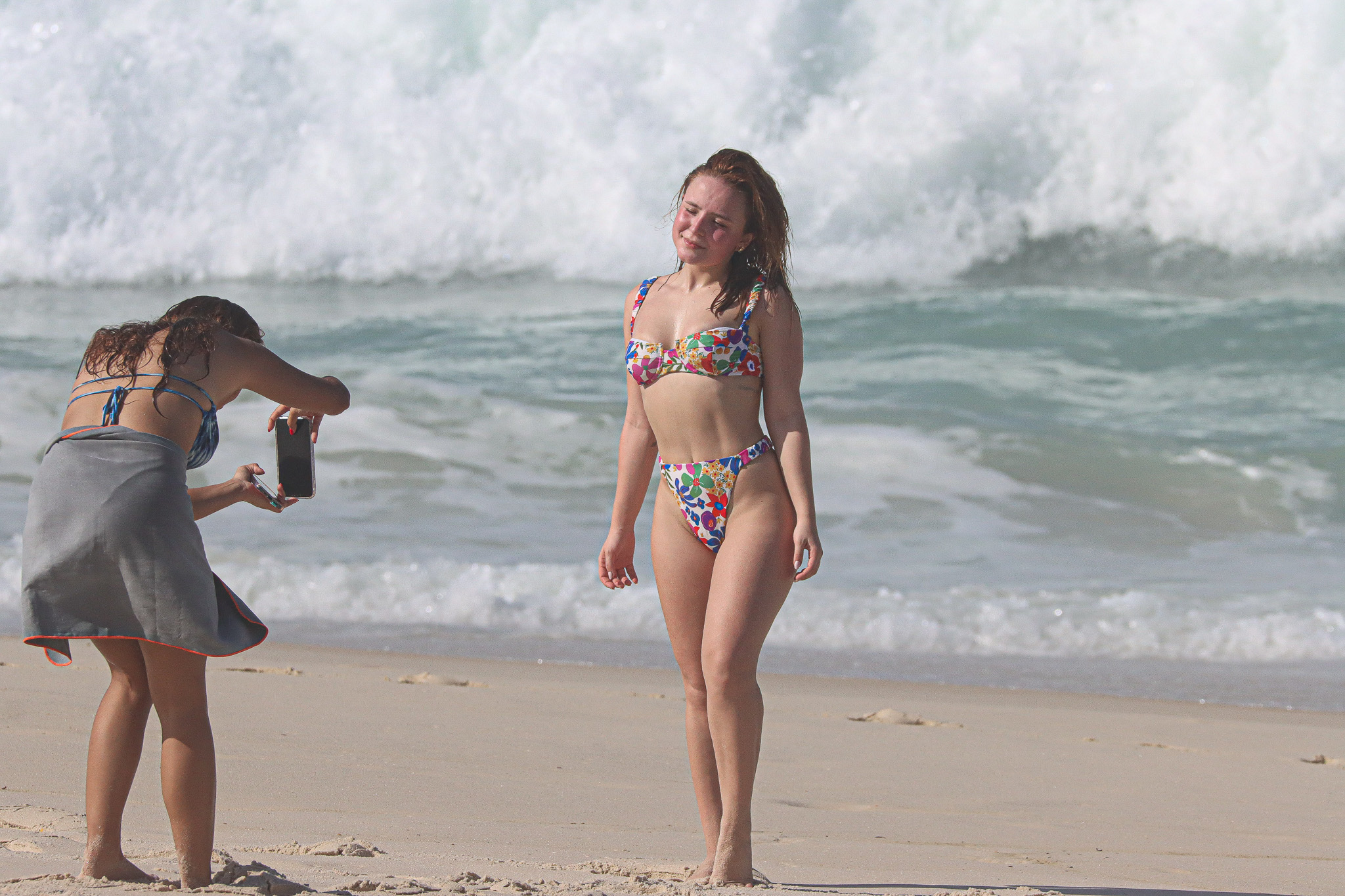 Larissa Manoela na praia