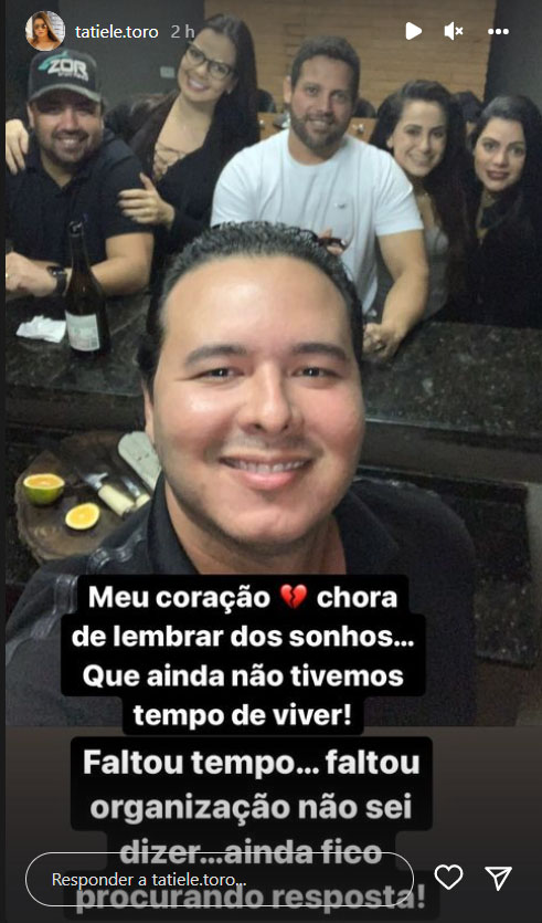 Viúva do cantor Aleksandro relembra fotos da família