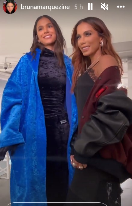 Anitta e Bruna Marquezine esbanjaram beleza representando o Brasil na Paris Fashion Week