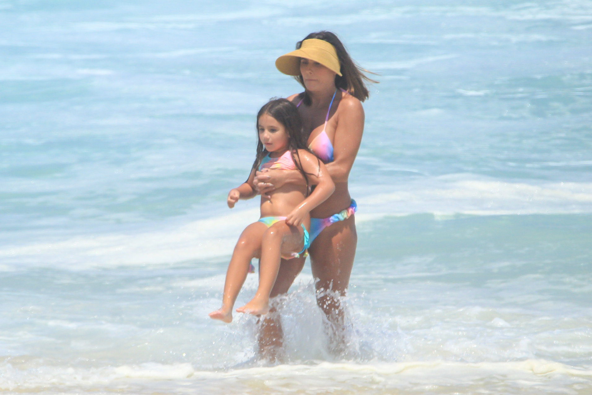 Deborah Secco com a filha 3