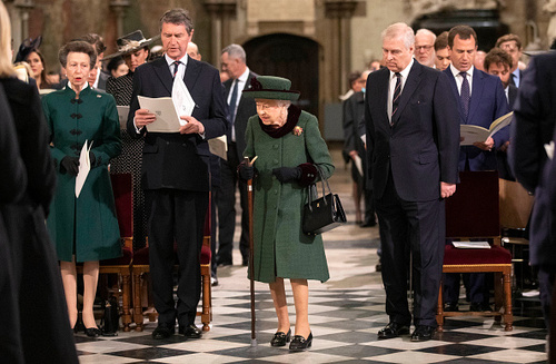 O memorial em homenagem ao Príncipe Phillip aconteceu na Abadia de Westminister e contou com a presença do Príncipe William, Kate Middleton e seus filhos