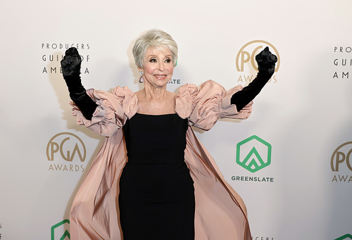 Rita Moreno foi homenageada na premiação dos produtores em Hollywood