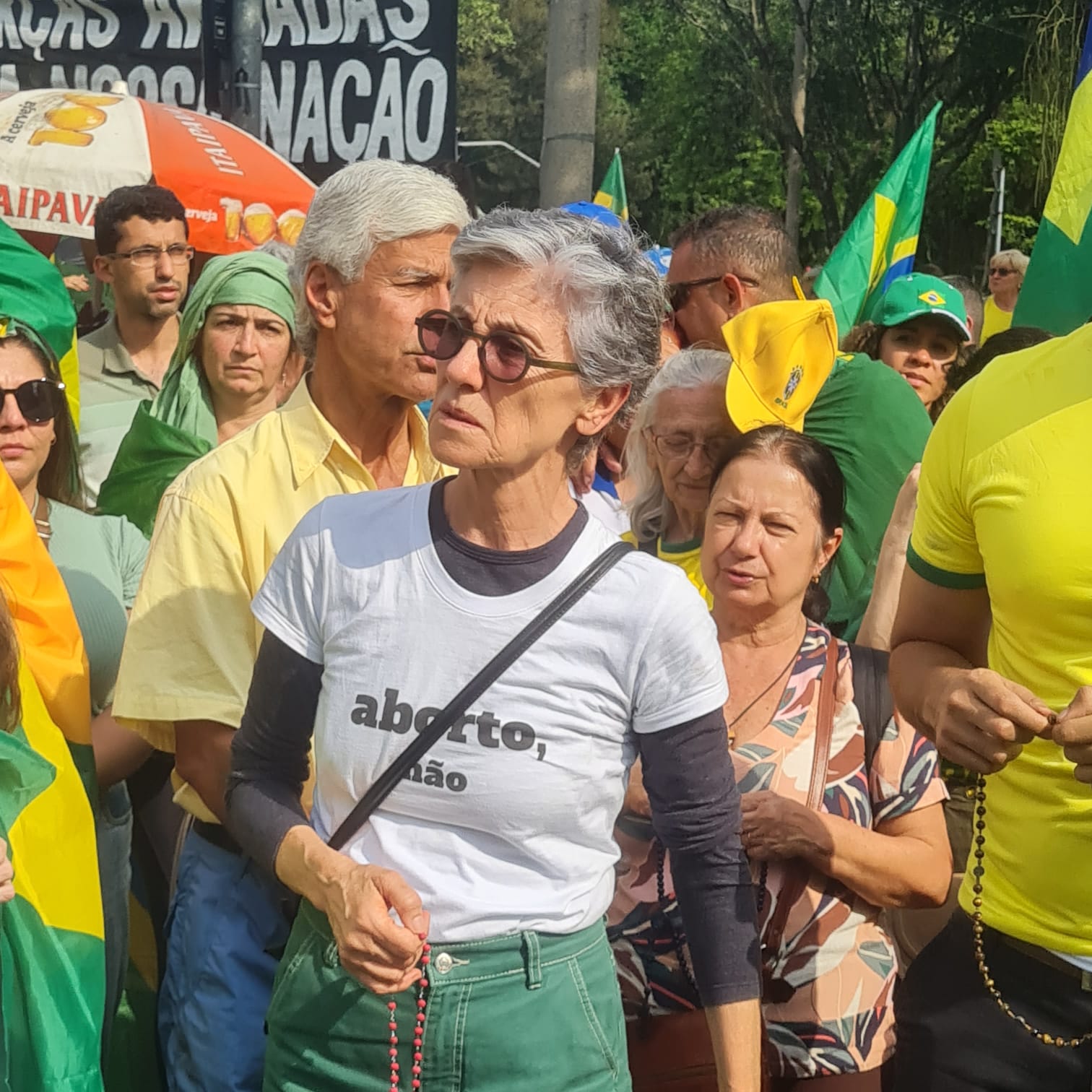 Cássia Kis em manifestação no Rio de Janeiro